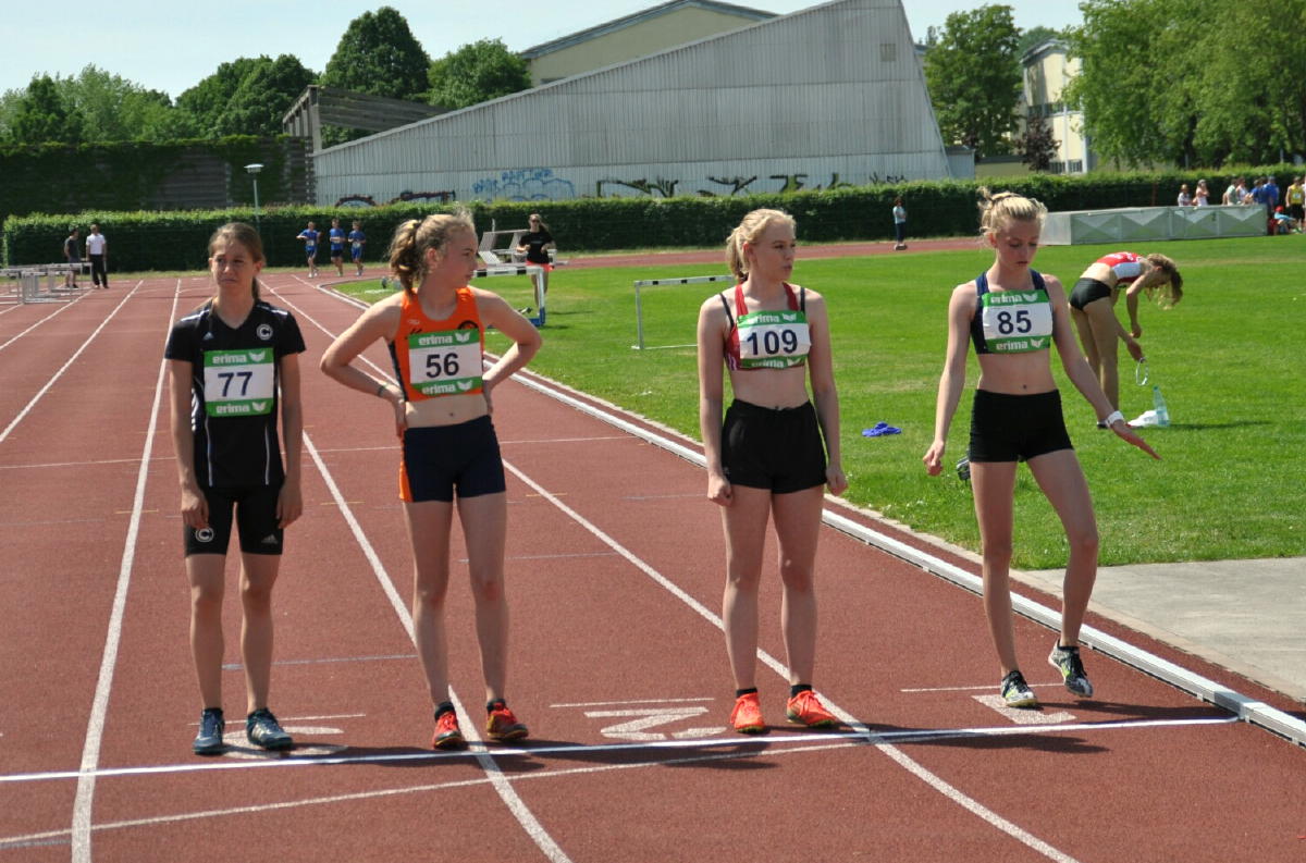 800 m Start mit Emma Wette