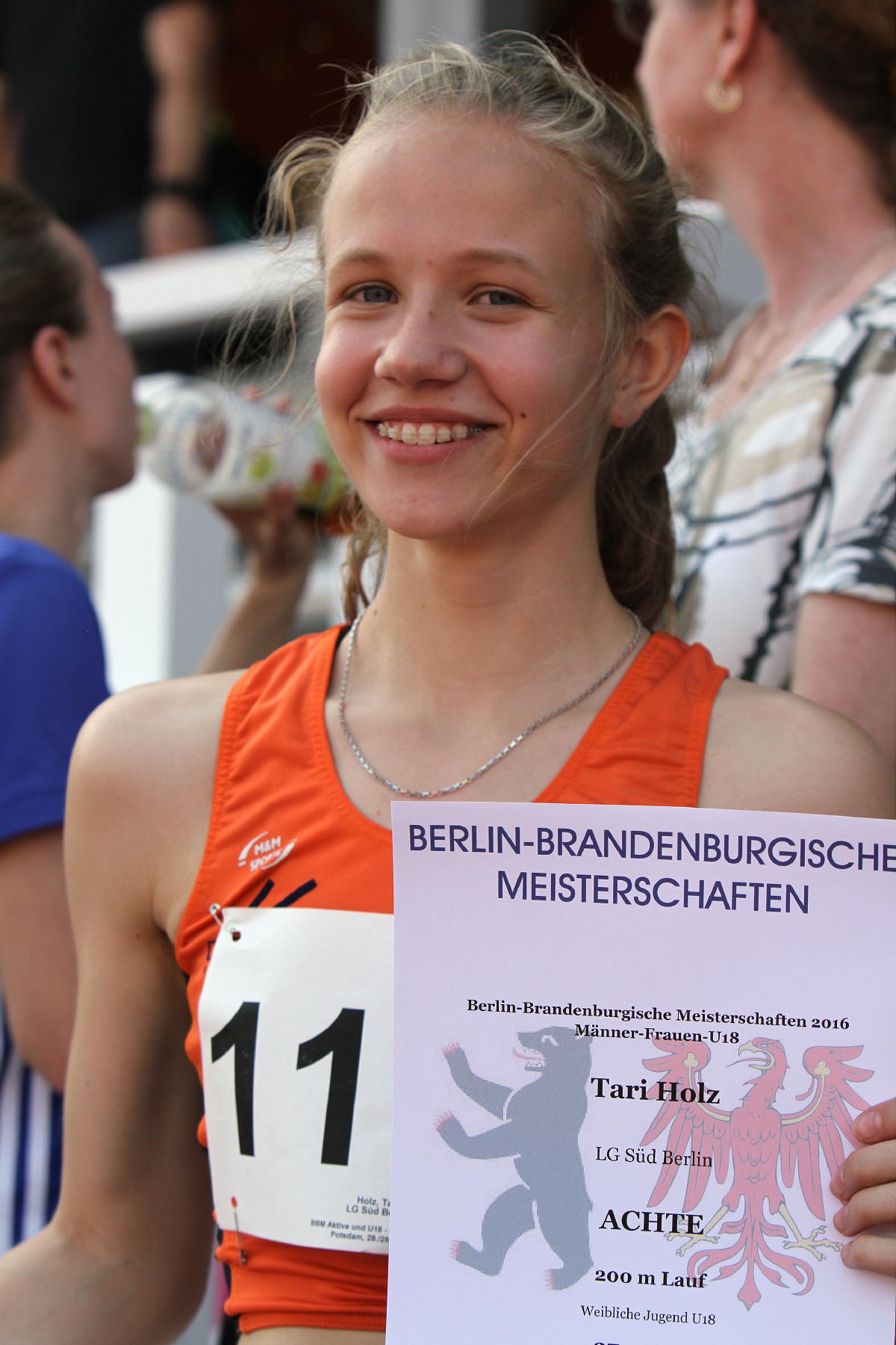 Tari Holz